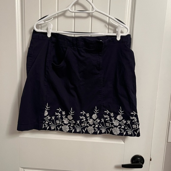 Blue skirt with embroidery size 16 by Karen Scott - Picture 2 of 4